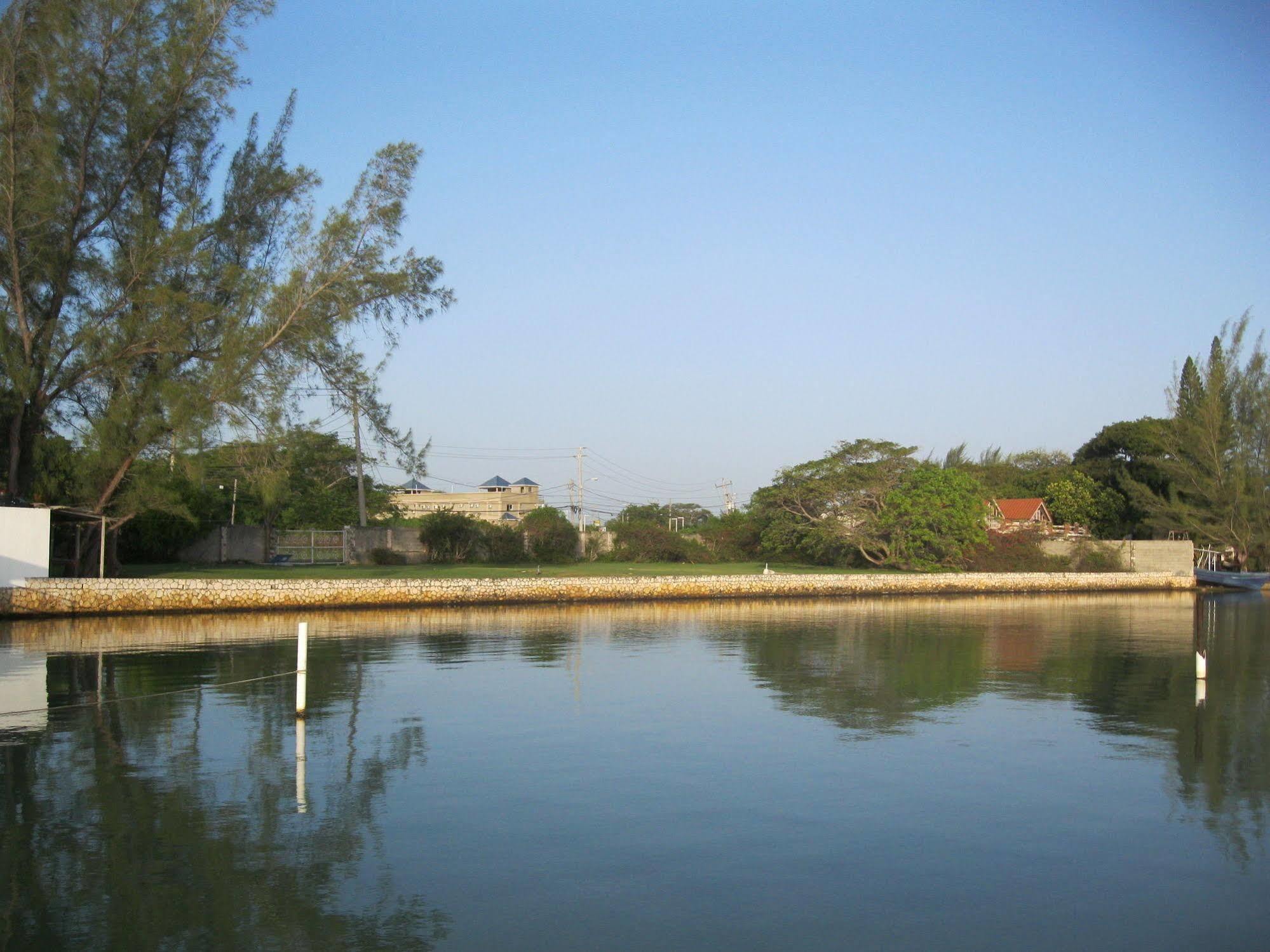 Fisherman'S Inn Hotel Florence Hall المظهر الخارجي الصورة